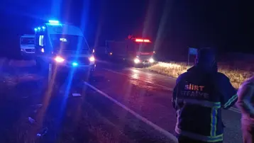 Siirt'te devrilen midibüsteki 15 işçi yaralandı 