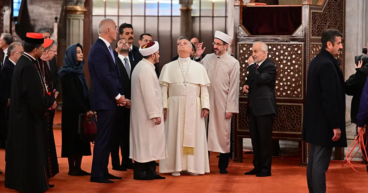 Papa 14. Leo, Sultanahmet Camii'ni ziyaret etti