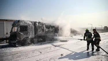 Mersin'de akaryakıt tankerinde yangın çıktı  