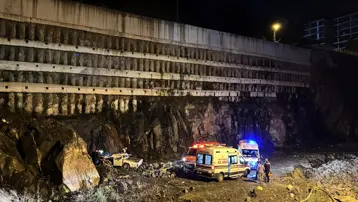 Rize&#x27;de kamyonet kazası, sürücü hayatını kaybetti 