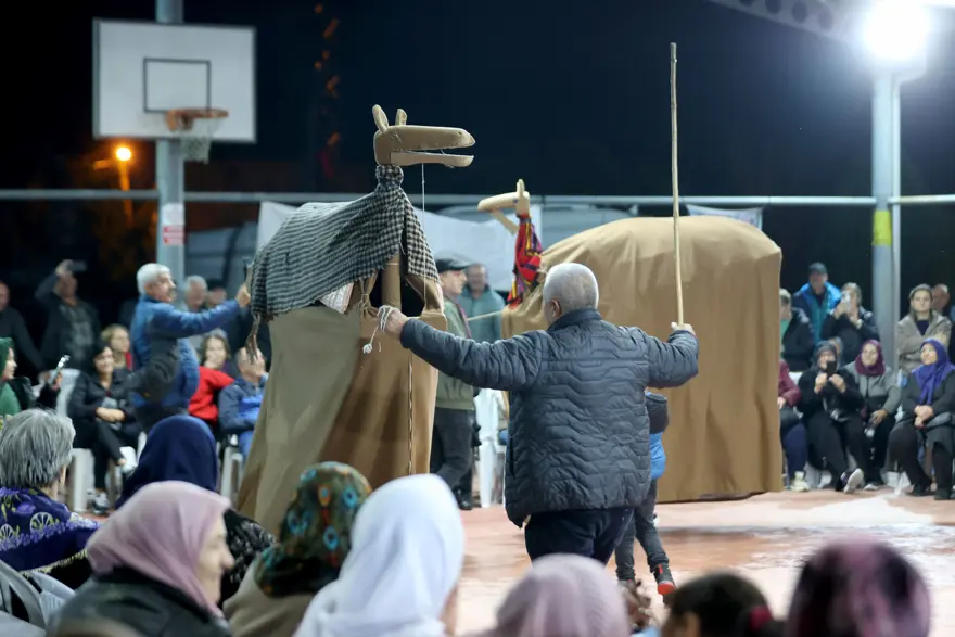 Trakya'da yüzyıllardır süren gelenek. Bolluk ve bereket getirdiğine inanılıyor 1