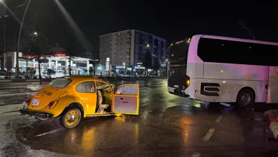 Kıraç'ın ekibini taşıyan otobüs kazaya karıştı. 3 kişi yaralandı