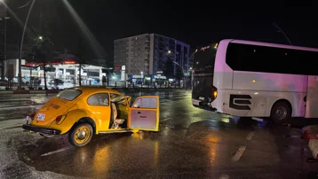 Kıraç'ın ekibini taşıyan otobüs kazaya karıştı. 3 kişi yaralandı