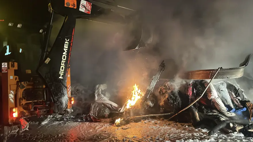 YOL KAPANDI, EKİPLER YETERSİZ KALDI 1