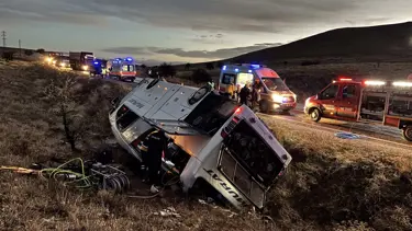 Afyonkarahisar'da yolcu otobüsü kaza yaptı, iki kişi öldü