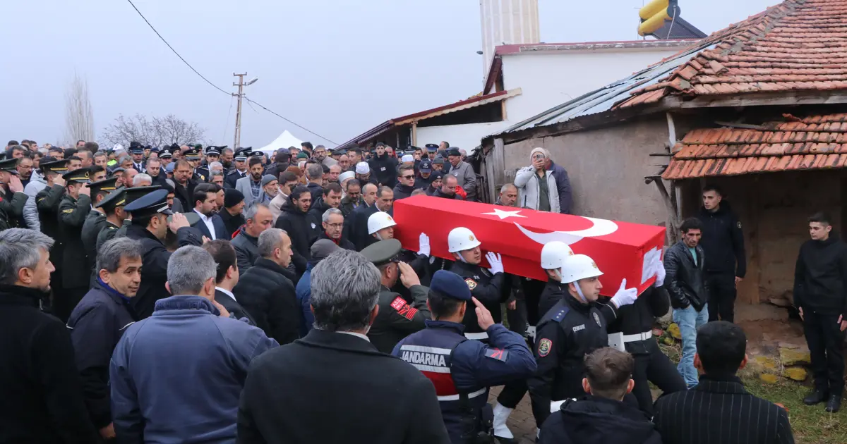 Kazada şehit olan polis son yolculuğuna uğurlandı