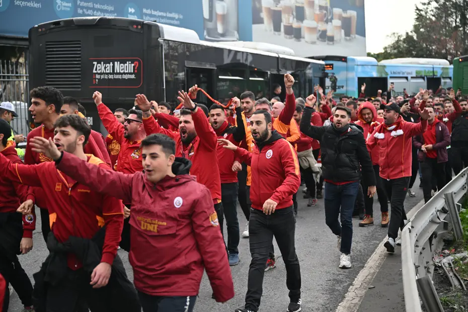 Galatasaray taraftarı Kadıköy'de