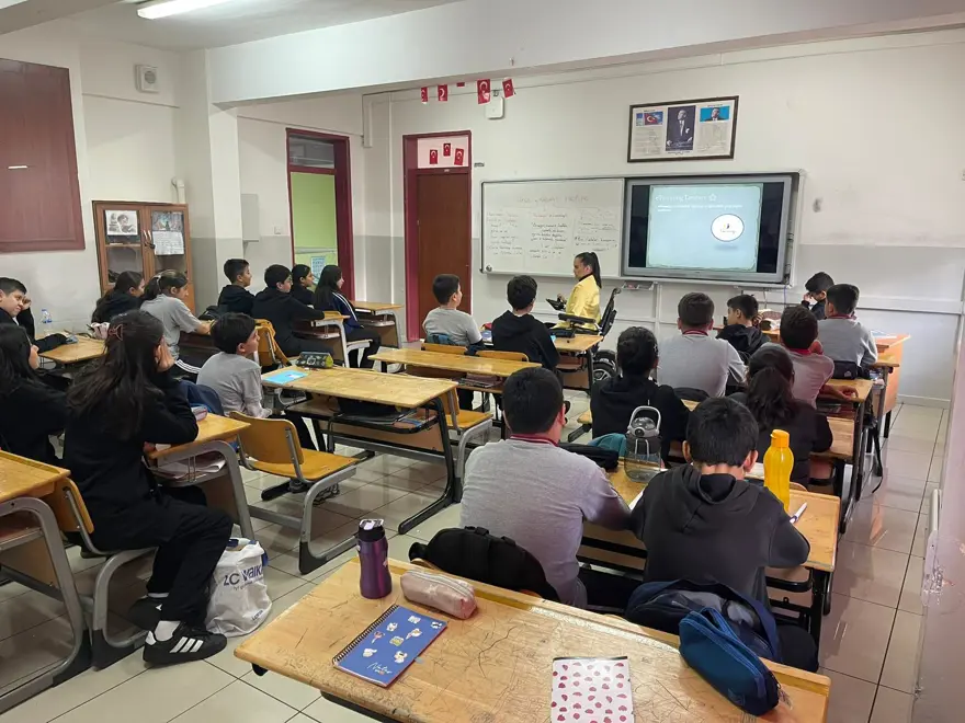 ZORBALIKLARA RAĞMEN EĞİTİMİNE DEVAM ETTİ 