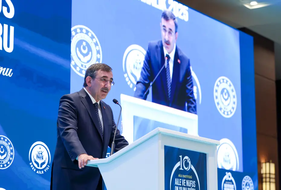 Aile ve Nüfus sempozyumunda 