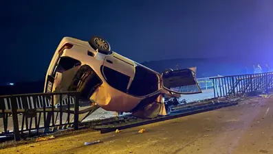 Köprüde feci kaza: 1 ölü, 3 yaralı