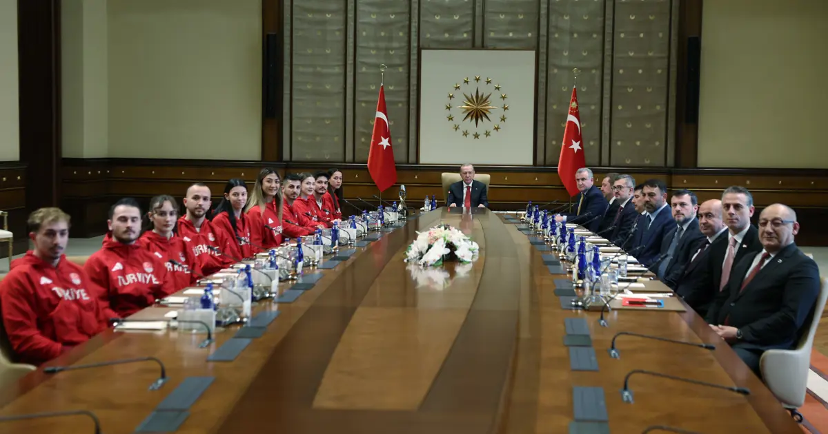 Cumhurbaşkanı Erdoğan, çeşitli branşlardan başarılı sporcuları kabul etti