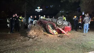 Refüje devrilen aracın sürücüsü öldü