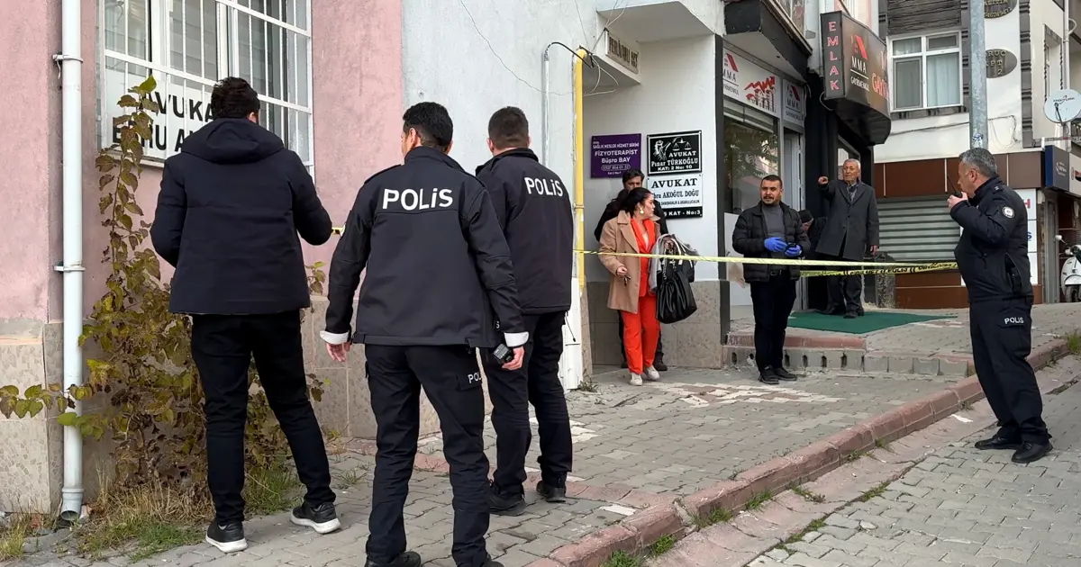 Boşanma aşamasındaki kadına kayınpederinden saldırı. Kız kardeşini öldürdü