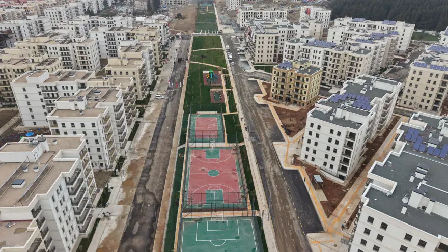 Hatay’da deprem konutları tamamlandı, 153 bin konut yıl sonunda teslim edilecek  