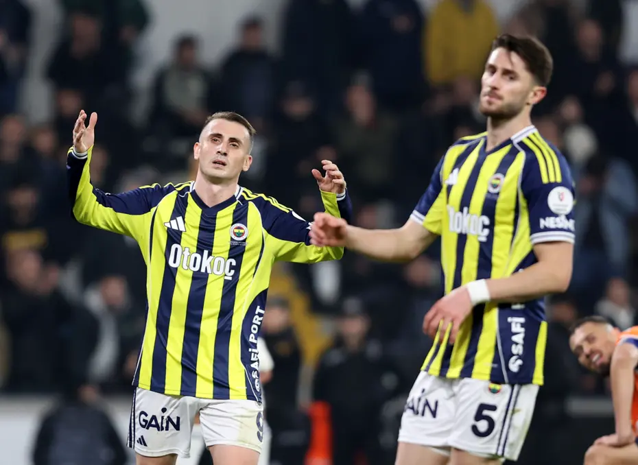 AA-20251206-39910660-39910654-RAMS_BASAKSEHIR_FENERBAHCE-593066.jpg