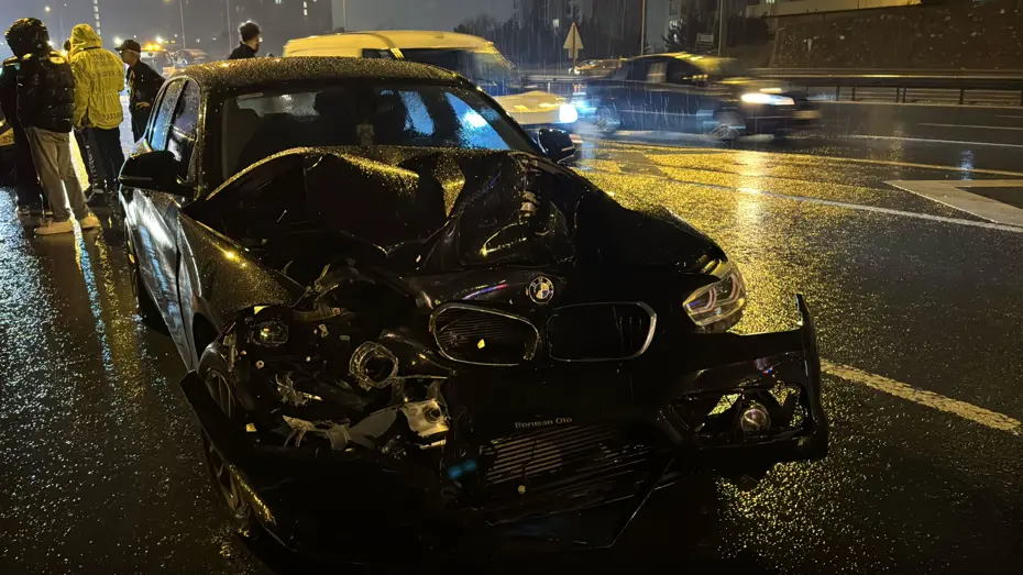 İstanbul'da 7 aracın karıştığı zincirleme kaza