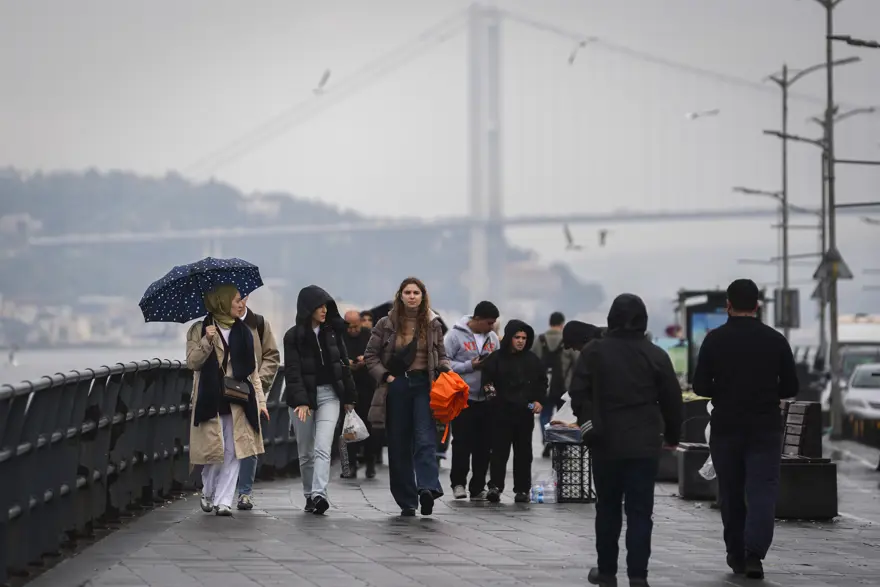 ANKARA, İSTANBUL VE İZMİR'DE HAVA NASIL OLACAK?
4 ANKARA, İSTANBUL VE İZMİR'DE HAVA NASIL OLACAK?
4