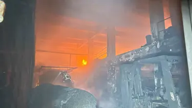 Uşak'ta plastik fabrikasında yangın