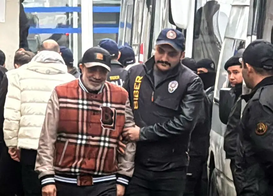 SANCAK'IN PARA TRANSFERLERİ MERCEK ALTINDA 5 SANCAK'IN PARA TRANSFERLERİ MERCEK ALTINDA 5