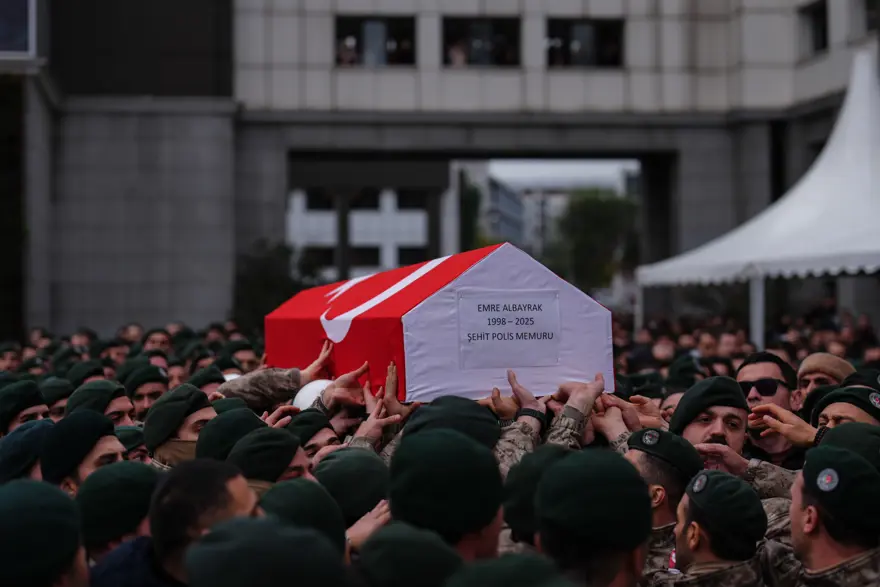 Şehit polis Emre Albayrak'a veda 5 Şehit polis Emre Albayrak'a veda 5