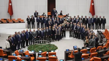 Ulaştırma ve Altyapı ile Ticaret bakanlıklarının bütçeleri kabul edildi