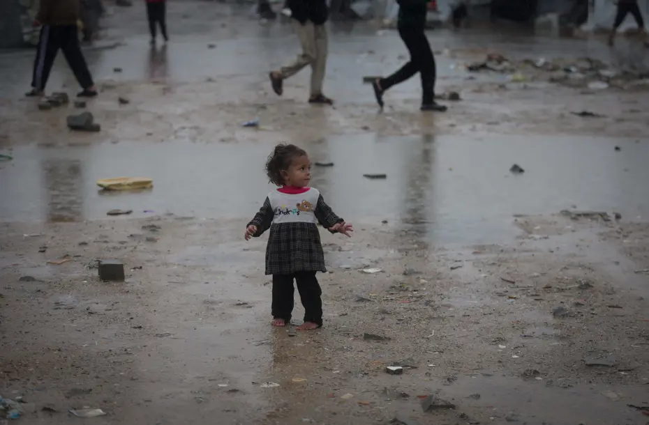 Gazze'de fırtına ve yağış insani krizi derinleştirdi. Çocuklar soğuktan hayatını kaybediyor 