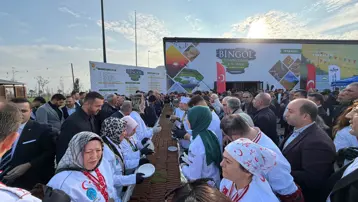 Dünyanın en uzun burma kadayıfı için Guinness'e başvuru 