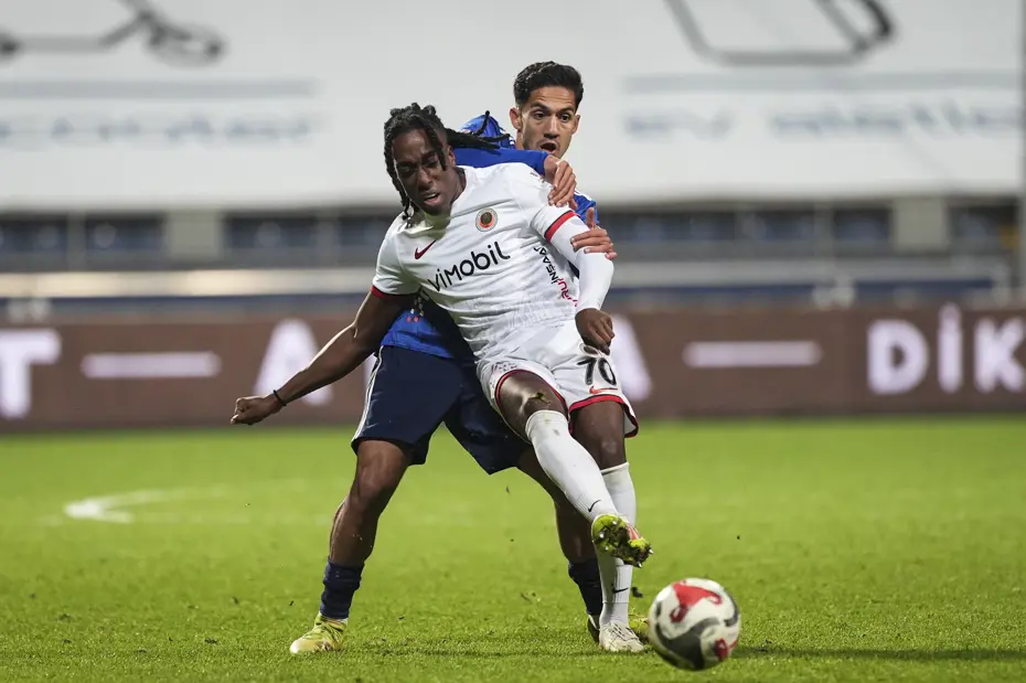 Kasımpaşa-Gençlerbirliği maçı golsüz bitti