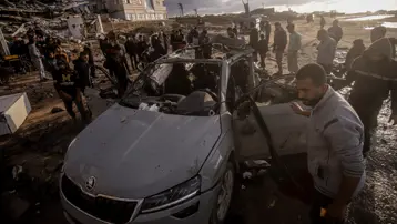 İsrail Gazze&#x27;de bir aracı vurdu. Raid Saad hedef alındı iddiası 