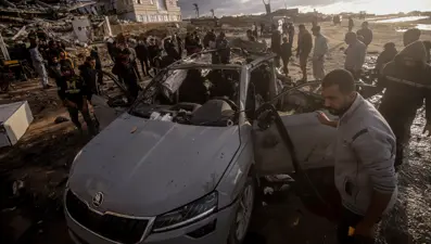 İsrail Gazze'de bir aracı vurdu. Raid Saad hedef alındı iddiası 