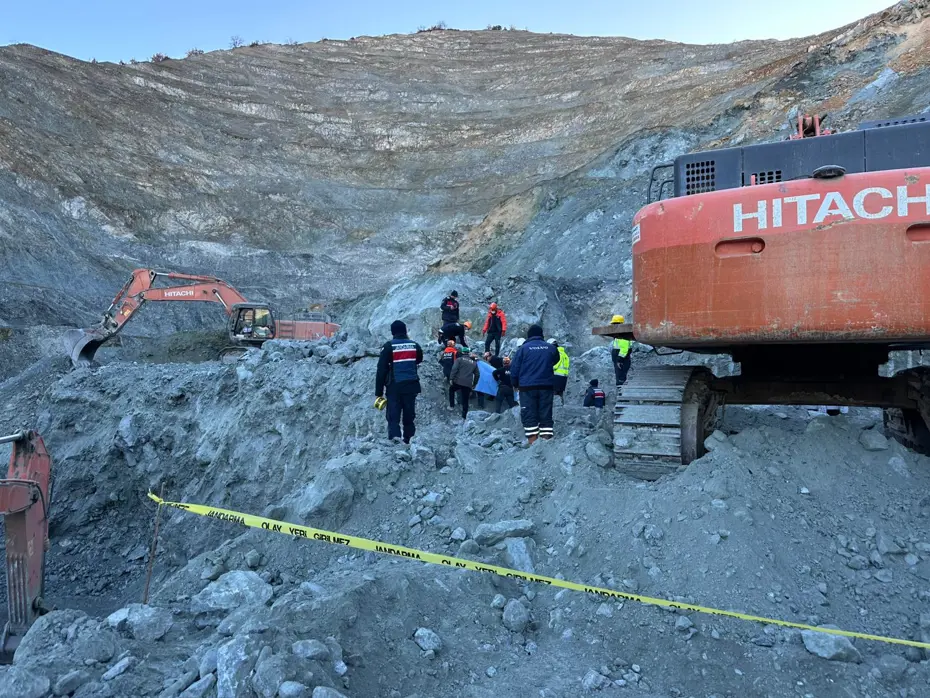 Göçük altında kalan madencinin cenazesine 28 gün sonra ulaşıldı
