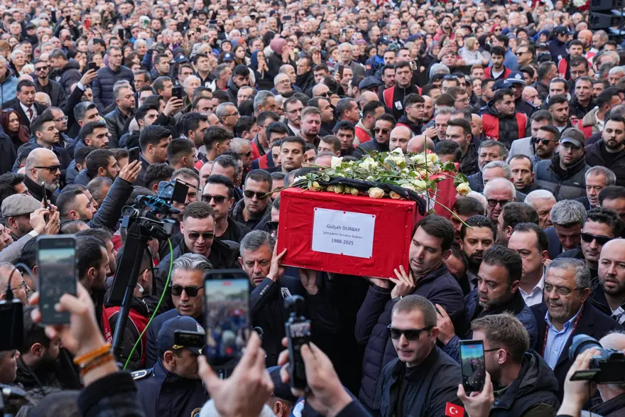 Şehzadeler Belediye Başkanı Gülşah Durbay'a hüzünlü veda 6