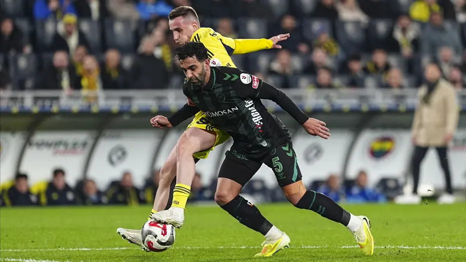 Fenerbahçe, Süper Lig'de Konyaspor deplasmanında