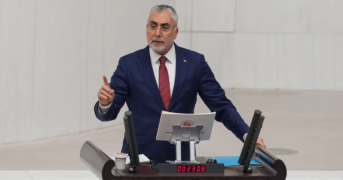 Bakan Işıkhan'dan asgari ücret açıklaması: Çalışanımızı enflasyona ezdirmeyeceğiz