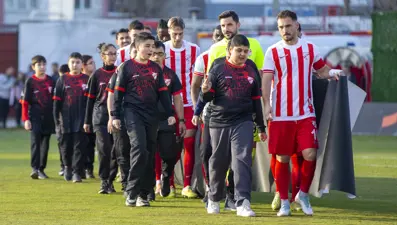 Düdük çaldı, 1 dakika kimse hareket etmedi! Kulüpten "Caydırıcı olacağız" şeklinde açıklama geldi