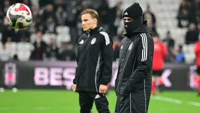 48 gün sonra taraftarın önüne çıkan Rafa Silva'dan tepki çeken görüntü. Islık ve protesto