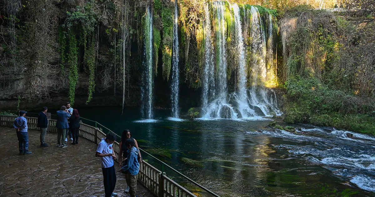 Yaklaşık 1 milyon kişiyi ağırladı. Dört mevsimde ayrı güzellikte