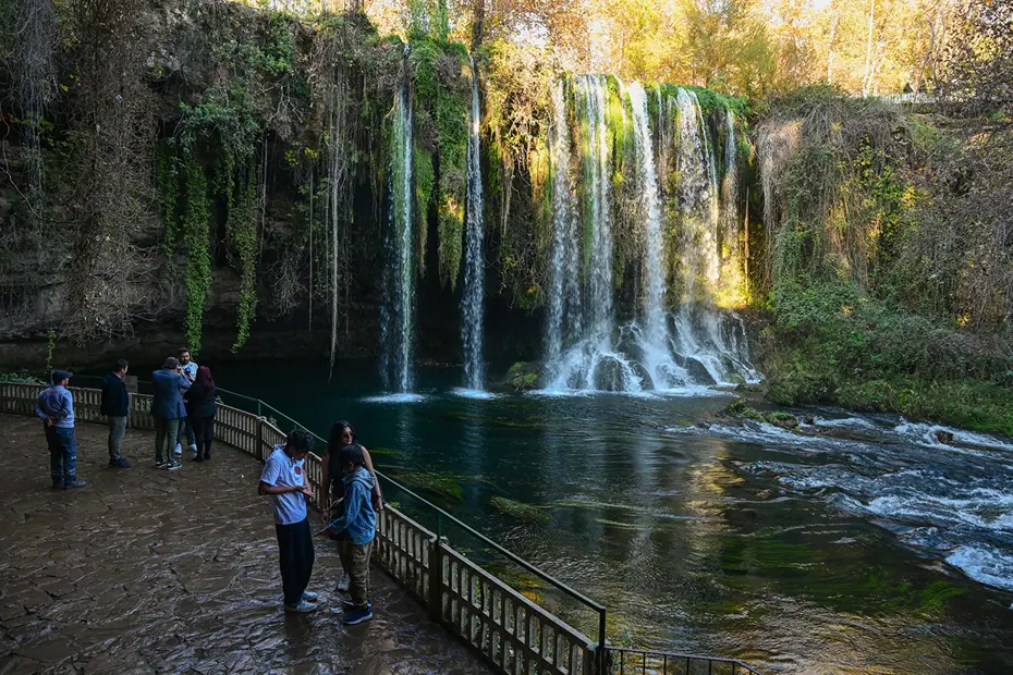 Yaklaşık 1 milyon kişiyi ağırladı. Dört mevsimde ayrı güzellikte