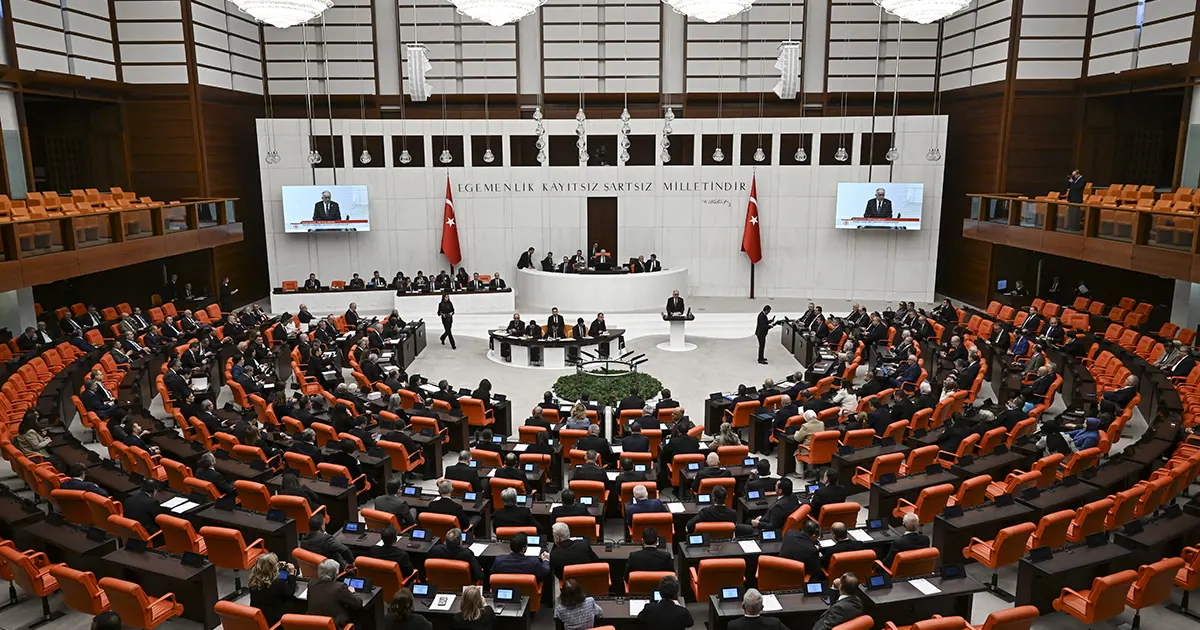 Meclis'te ilginç istek: Sigara içmeyen işten erken çıksın