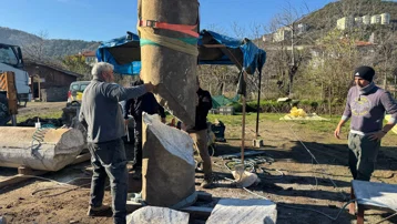 2 bin yıllık olduğu tahmin ediliyor. Karadeniz'de başka örnekleri yok