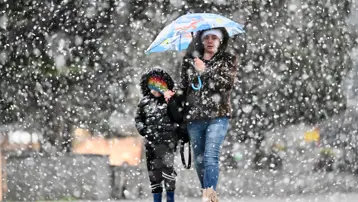 Karla karışık yağmur, kara dönecek. Lapa lapa yağacak, 25 santimetre kar bekleniyor