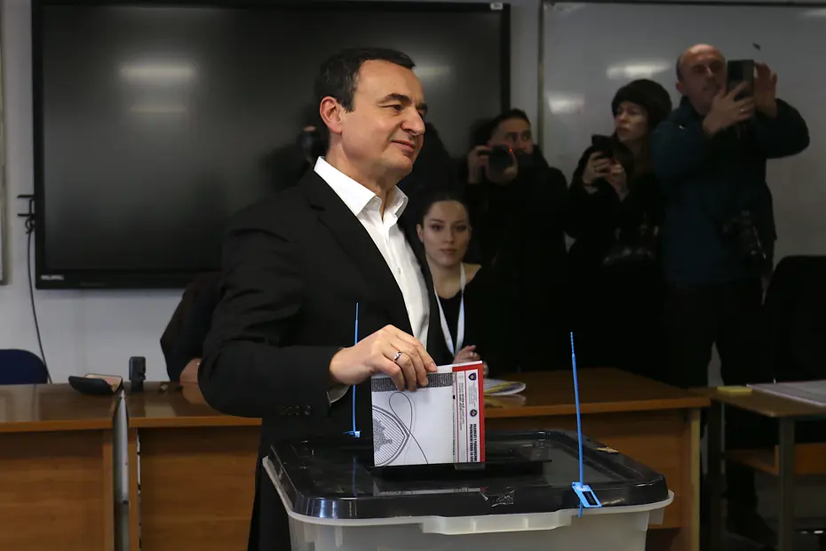Kosova'da erken seçim. Kurti zafer ilan etti