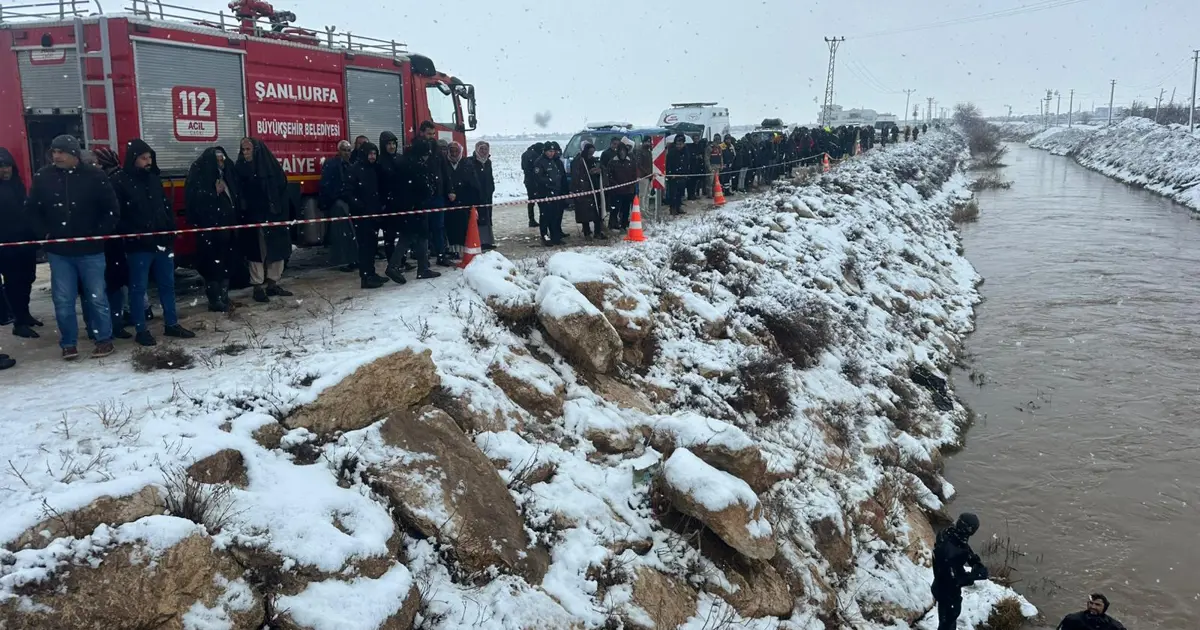 Şanlıurfa'da otomobil sulama kanalına düştü. Dört kişi kayıp