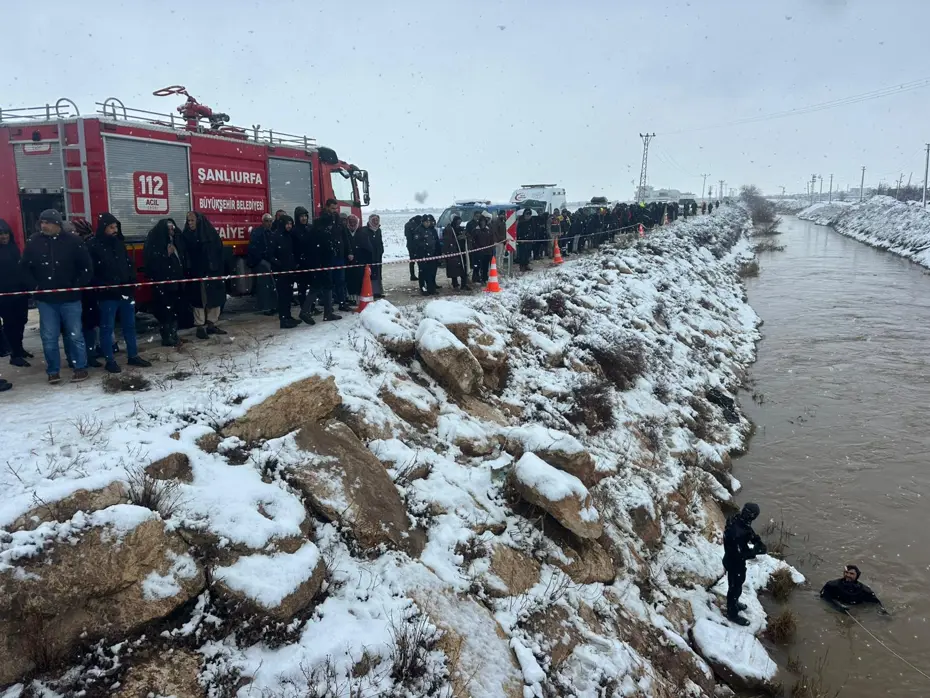 Şanlıurfa'da otomobil sulama kanalına düştü. Dört kişi kayıp