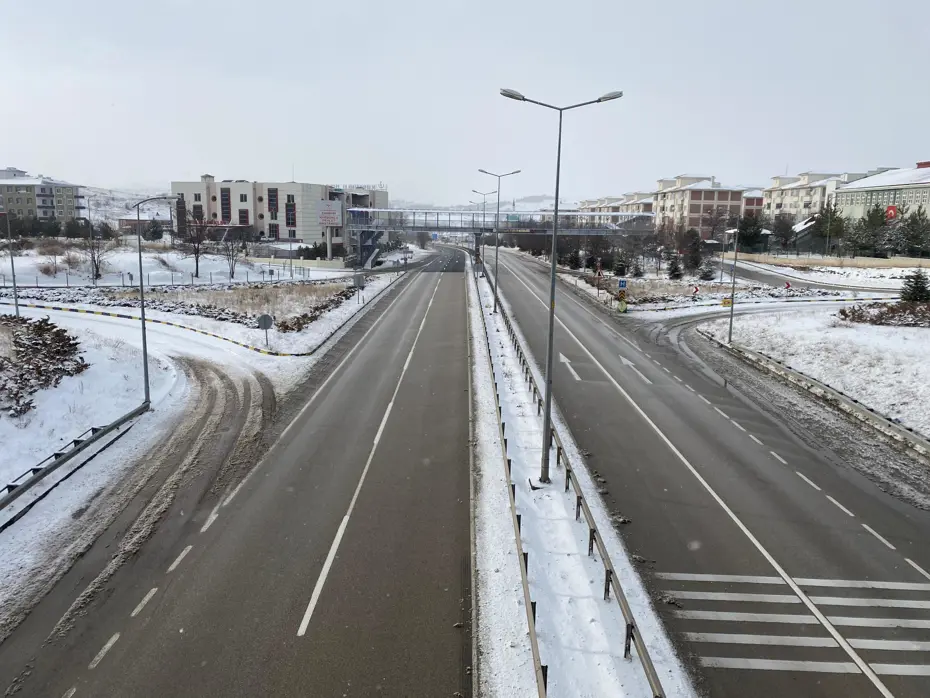 Ulaşıma yoğun kar engeli. Gerede-Karabük yolu trafiğe kapatıldı