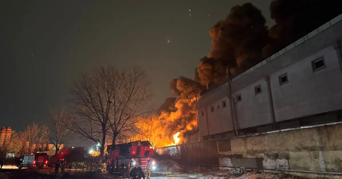 Esenyurt'ta fabrikada yangın