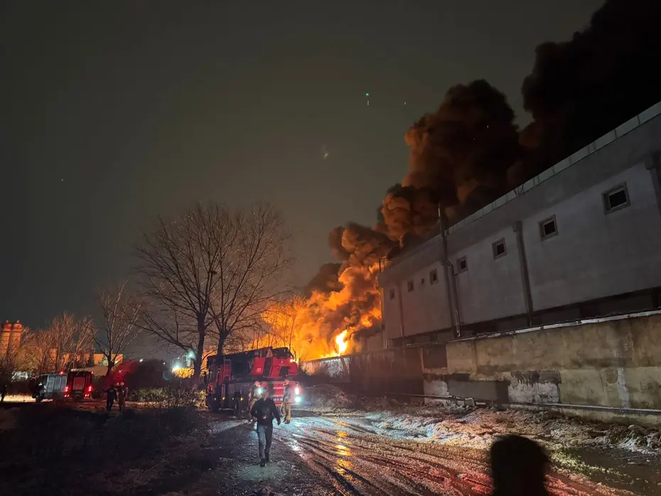 Esenyurt’ta fabrikada yangın