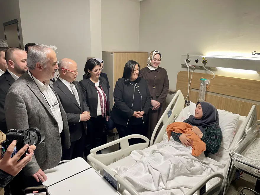 2026'nın ilk dakikalarında dünyaya "merhaba" dediler 5