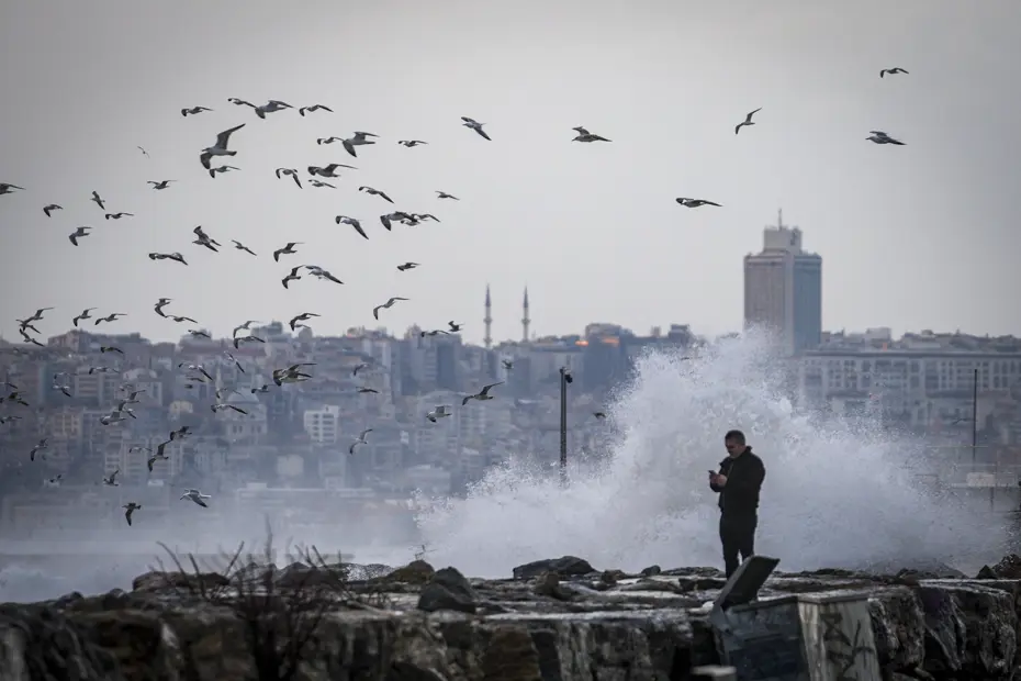 İstanbul’da fırtına ve yağış. Şehir Hatları’nın seferleri iptal
