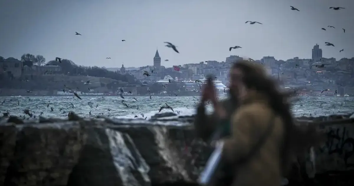 Bayramın ilk günü soğuk ve yağışlı geçecek. İstanbul dahil 17 il için sarı kodlu uyarı
